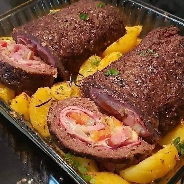 Rocambole de Carne Moída Recheado